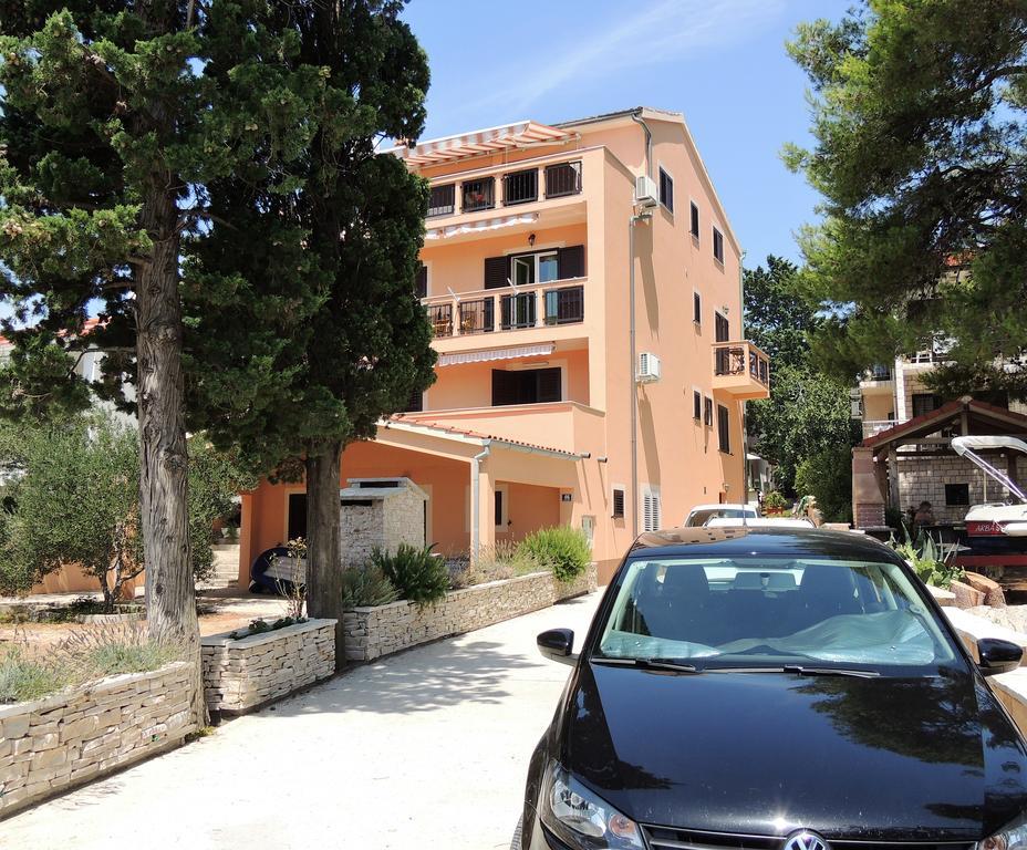 Apartments Denona Novalja Exterior photo